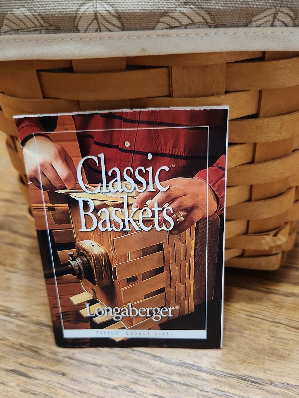 Longaberger Tissue Basket 2000 - Picture 6 of 8